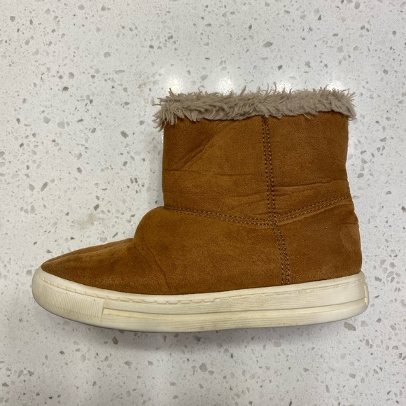 2 pairs toddler boots - Picture 6 of 7